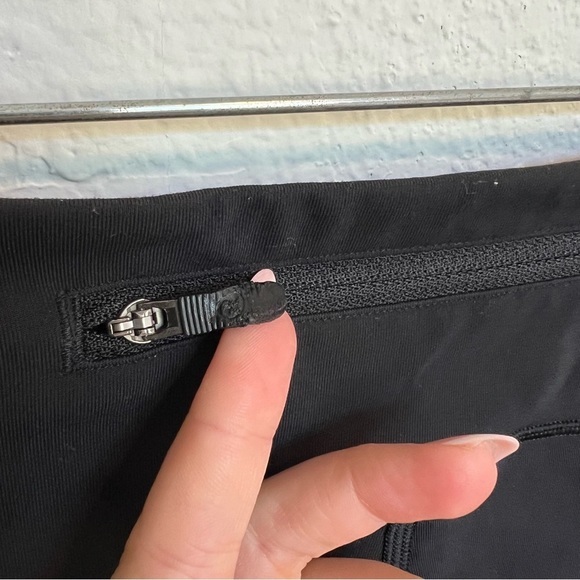 Lululemon women’s Speed Up leggings size 4 black. - Picture 12 of 12